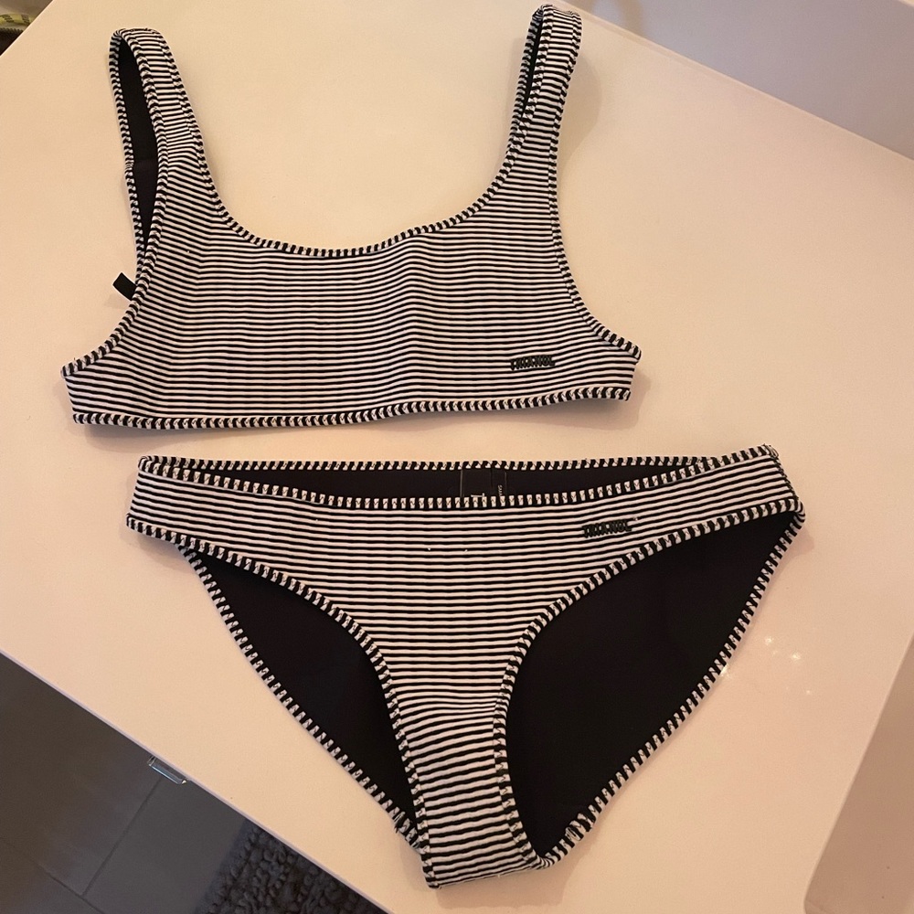 triangl bikini black and white size small